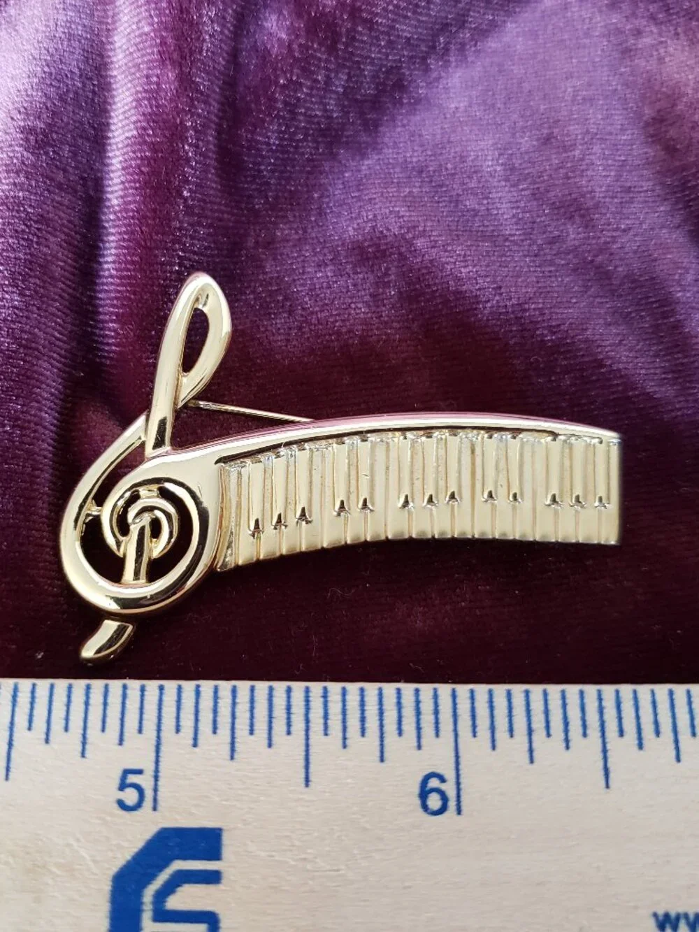 Brooch Music